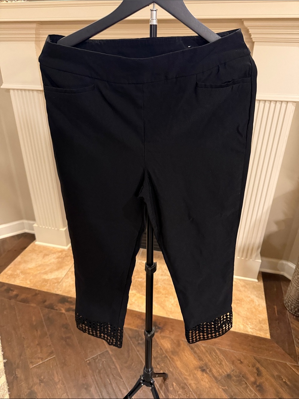 Chico's Black Cropped Capris with Crochet Hem